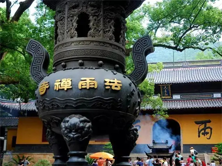 普陀山风景名胜区景点法雨禅寺